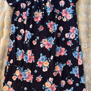 Aria Collection Women's Floral Nightgown. Lace collar, trim, real buttons.